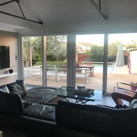 ヴィラ Les Pieds Dans Thau *